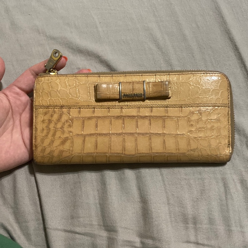 Authentic Miu Miu Wallet In Used Condition - image 1